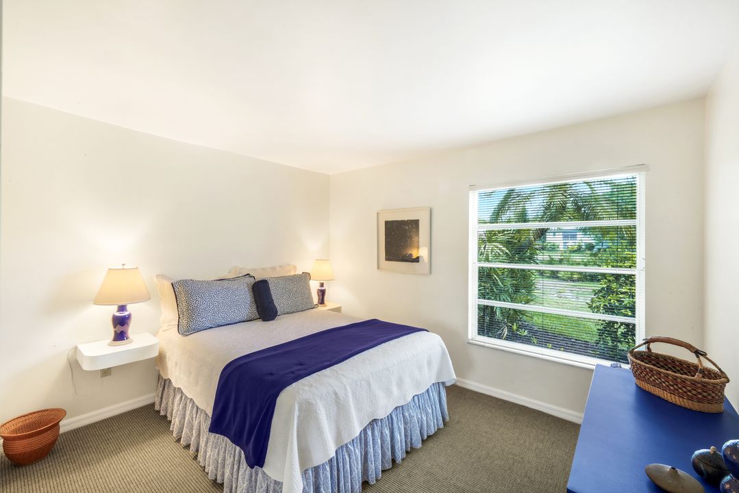 330 Bald Eagle Dr, Naples, FL 34105