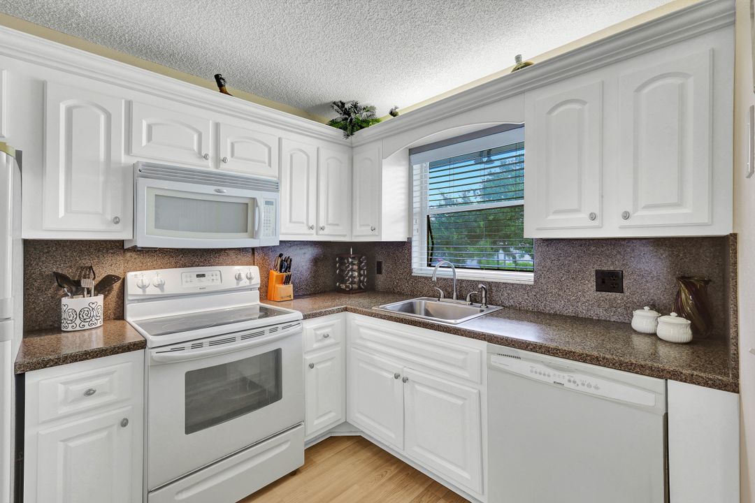 4346 27th Ct SW #201, Naples, FL 34116