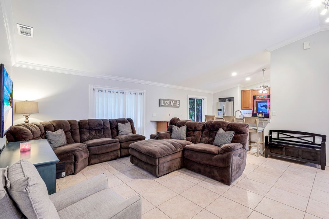 4295 14th St NE, Naples, FL 34120