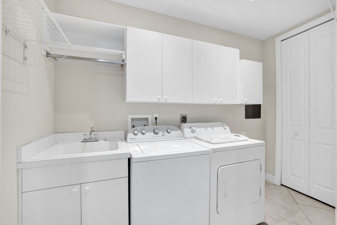 2355 Hidden Lake Dr #3, Naples, FL 34112