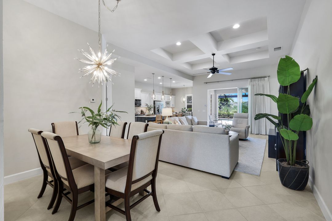 9263 Fieldstone Ln, Naples, FL 34120