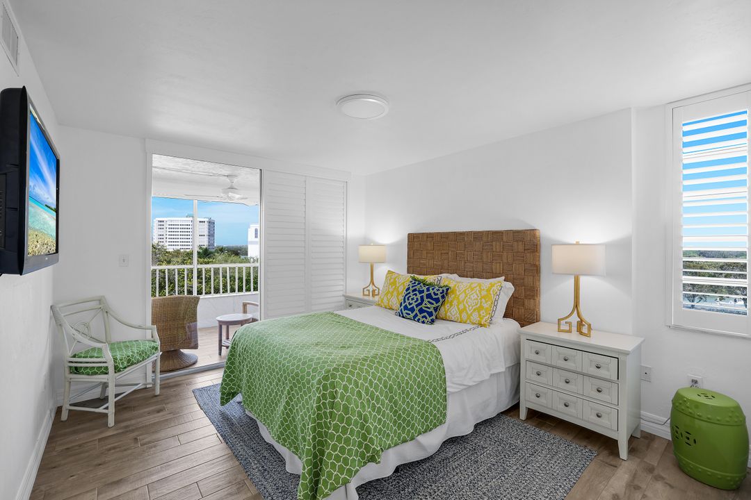 11118 Gulf Shore Dr #A401, Naples, FL 34108