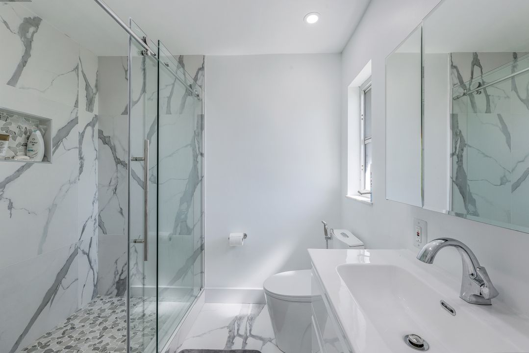 5308 Baypoint Ct, Cape Coral, FL 33904