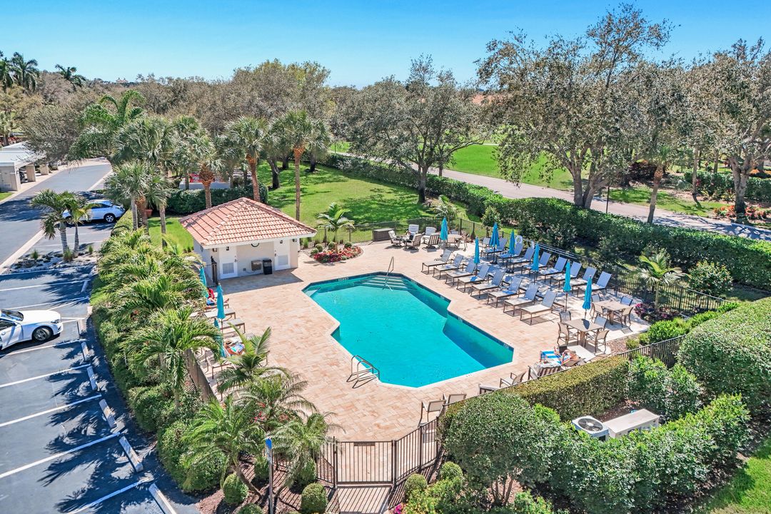 2385 Harmony Ln #204, Naples, FL 34109