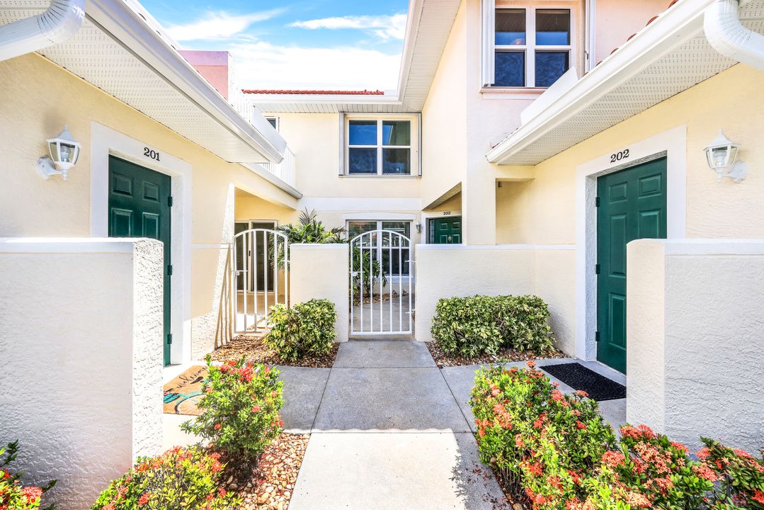 5440 Worthington Ln, Naples, FL 34110