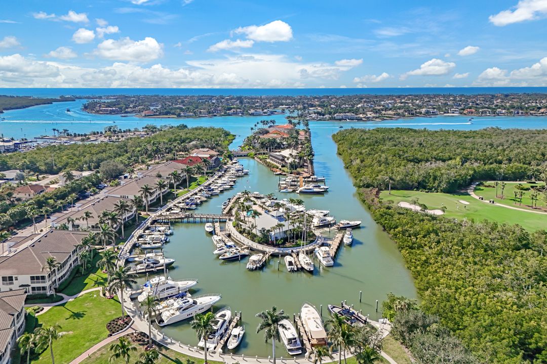 2488 Breakwater Wy #13-201, Naples, FL 34112