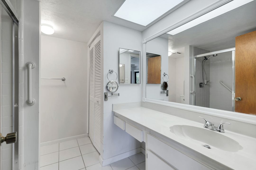 4963 Pepper Cir #D-102, Naples, FL 34113