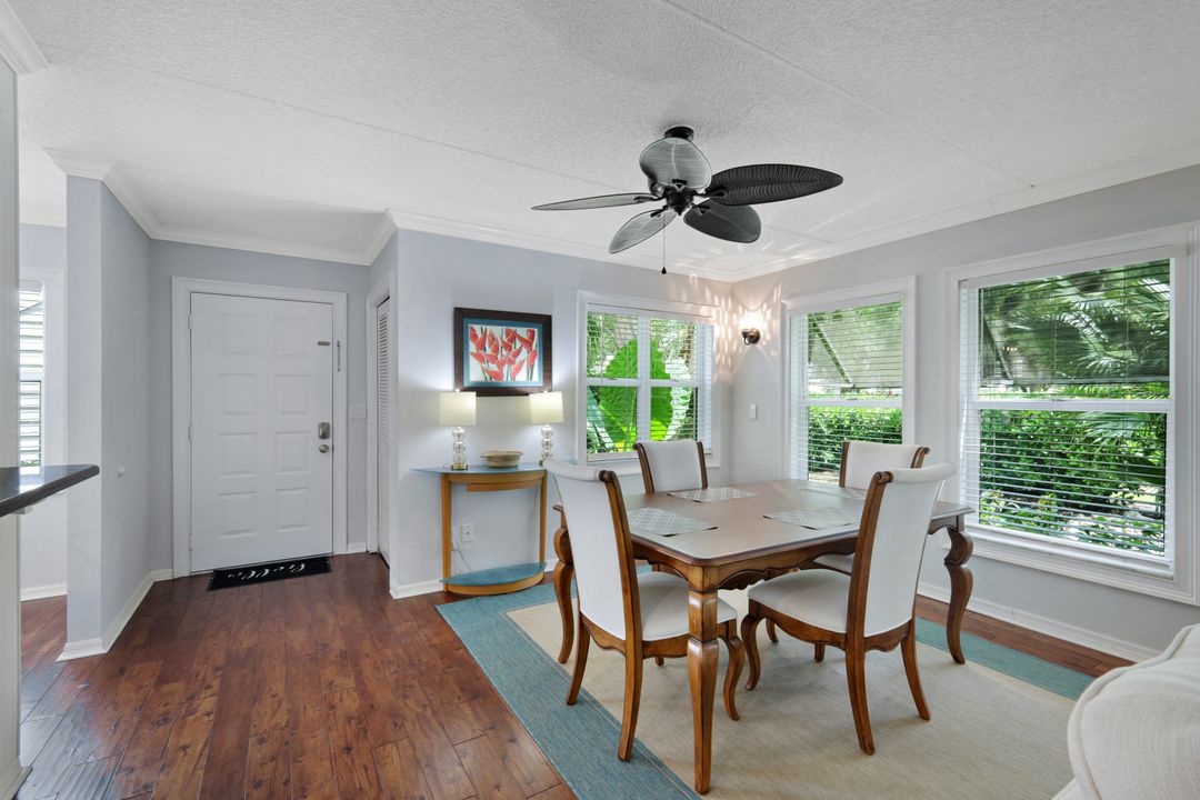 520 Club Side Dr #4, Naples, FL 34110