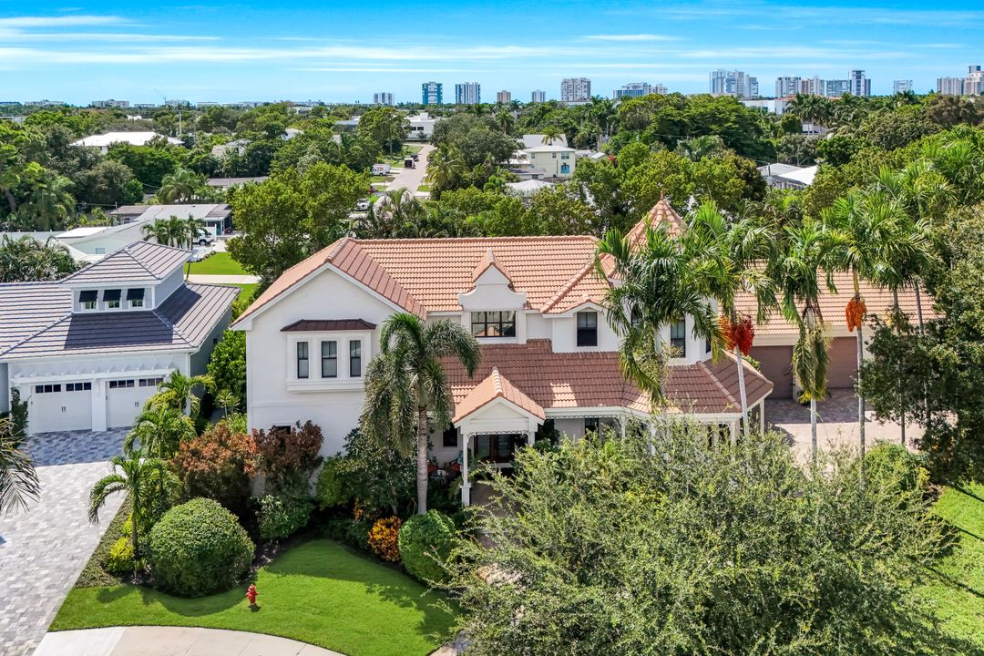1455 Hemingway Pl, Naples, FL 34103