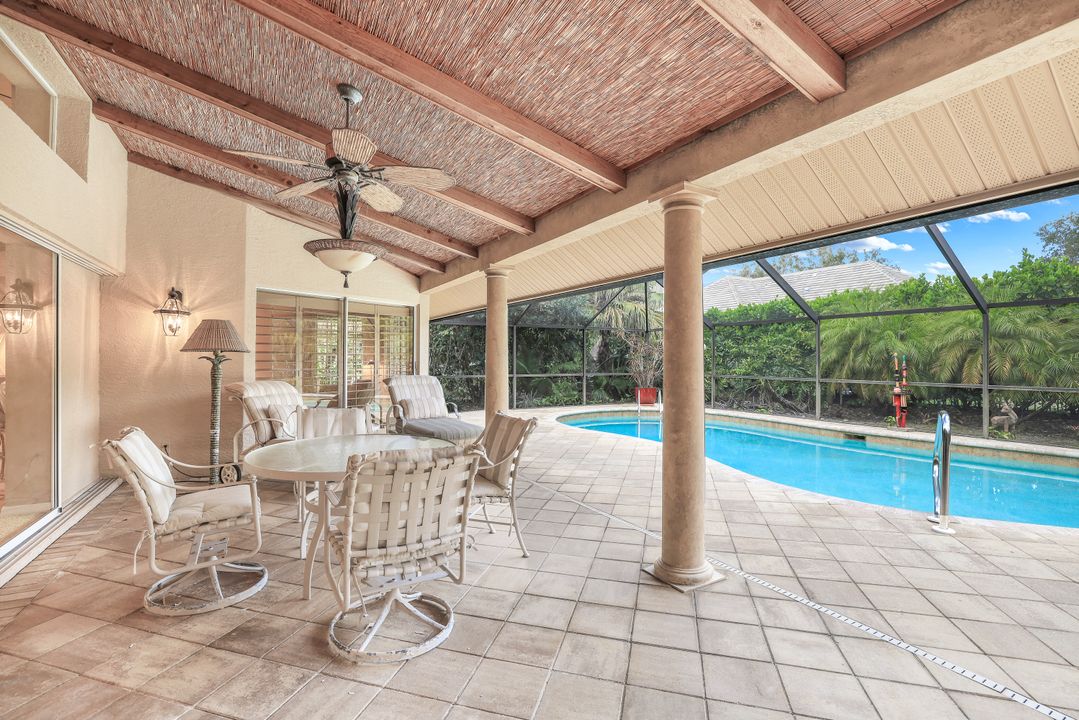 811 Pitch Apple Ln, Naples, FL 34108