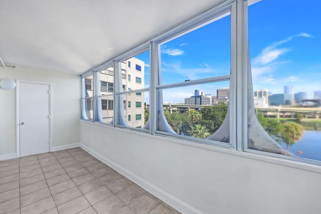 20 W Lucerne Cir #609, Orlando, FL 32801