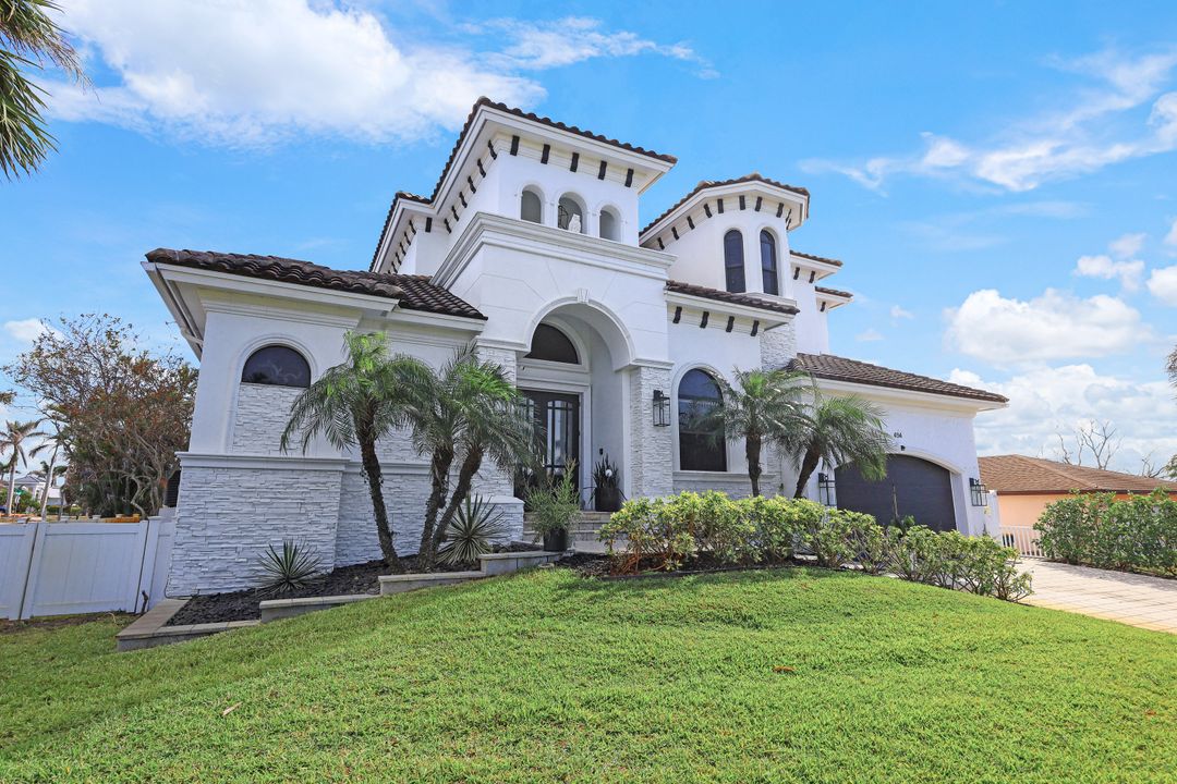 494 Seagull Ave, Naples, FL 34108