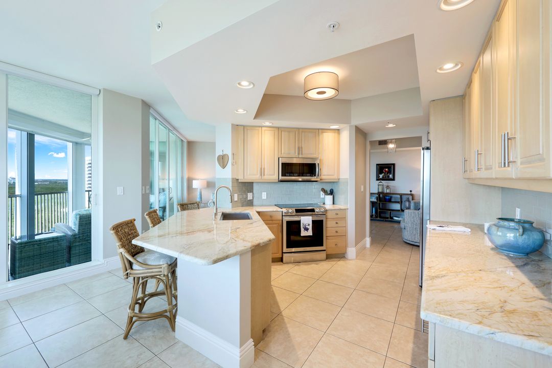 315 Dunes Blvd #1105, Naples, FL 34110