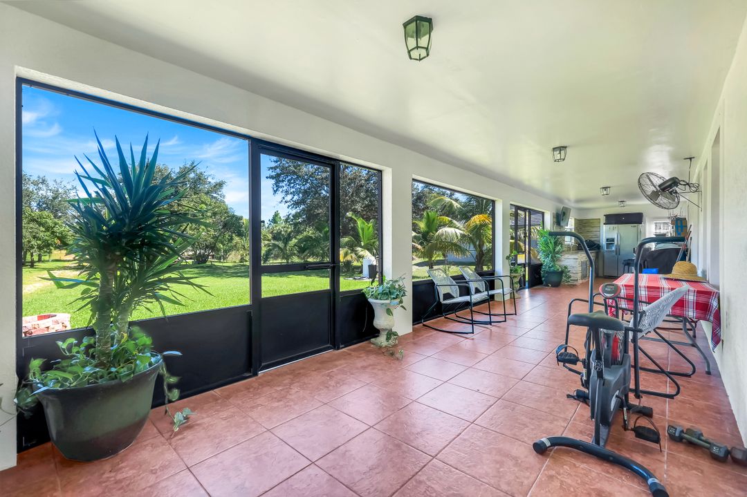 3421 24th Ave NE, Naples, FL 34120