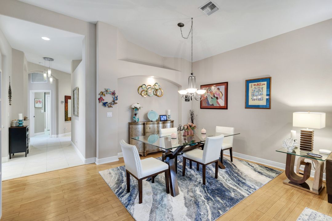 8683 Ibis Cove Cir, Naples, FL 34119