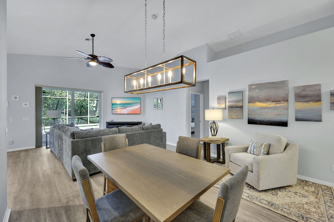 227 Glen Eagle Cir, Naples, FL 34104