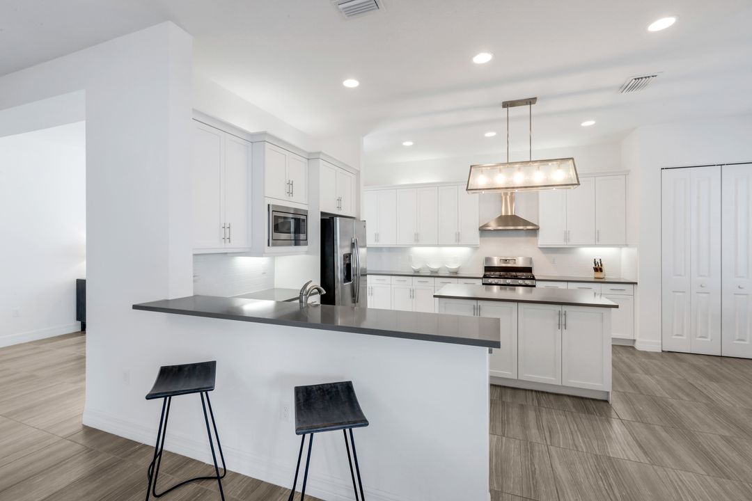 4549 Azalea Dr, Naples, FL 34119