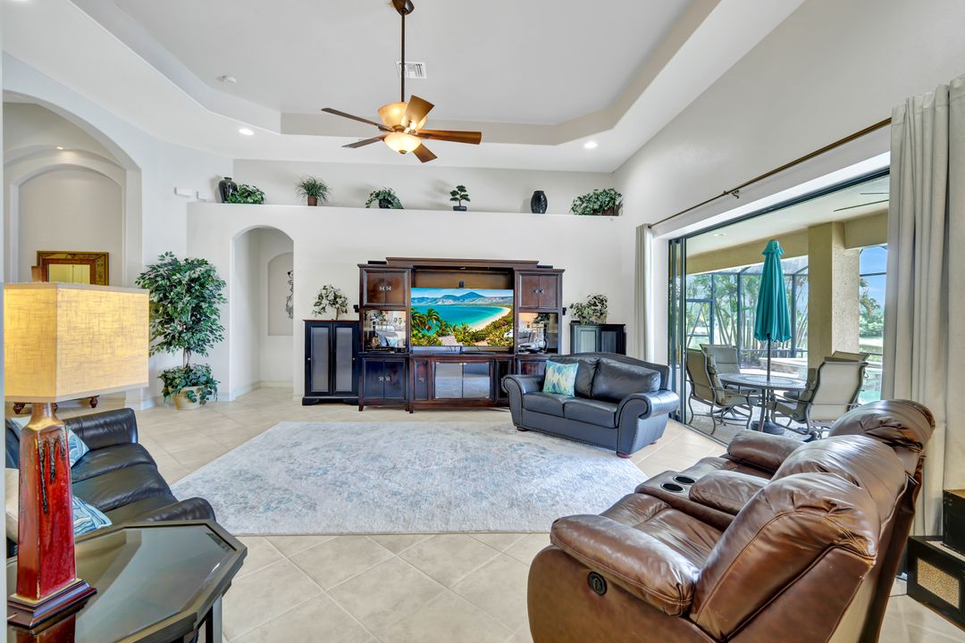 18493 Royal Hammock Blvd, Naples, FL 34114