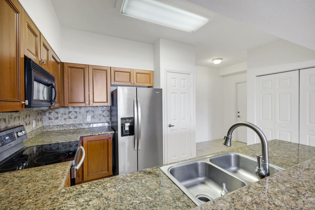 20221 Estero Gardens Cir #105, Estero, FL 33928
