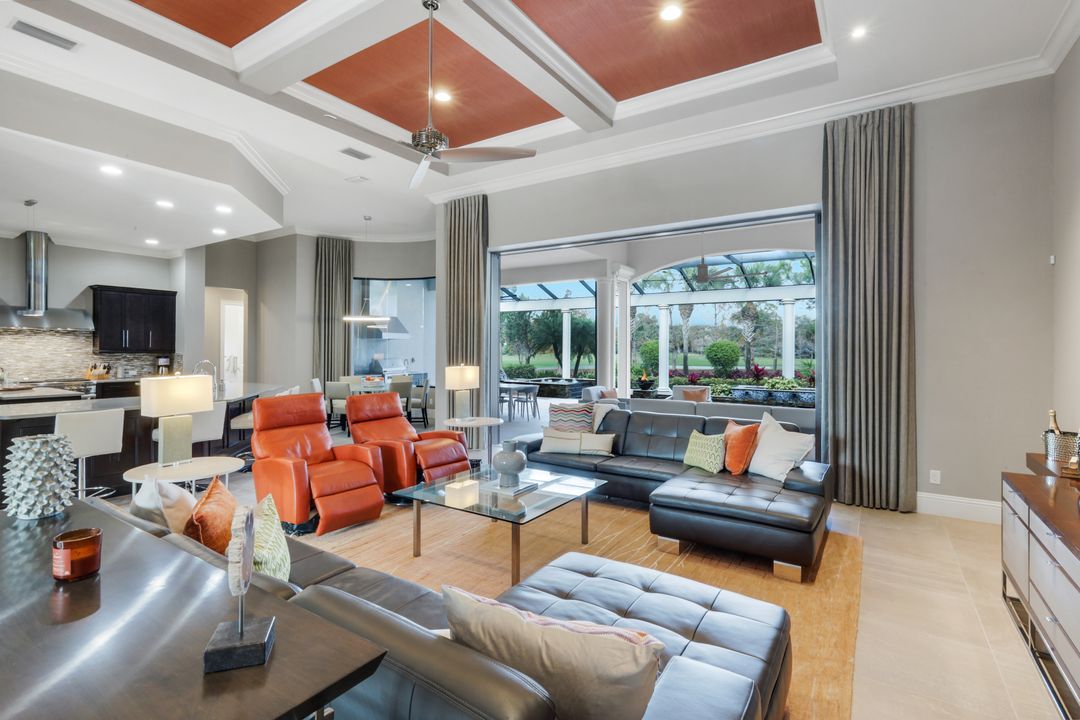 3828 Isla Del Sol Way, Naples, FL 34114