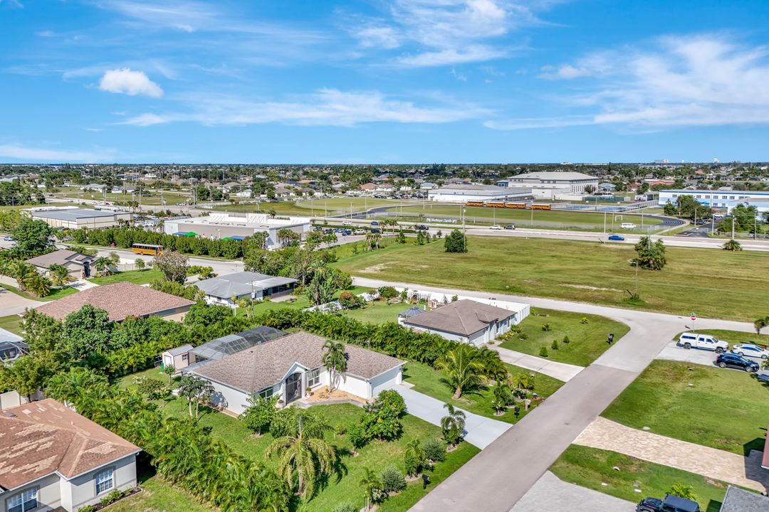 831 SW 17th Terrace, Cape Coral, FL 33991