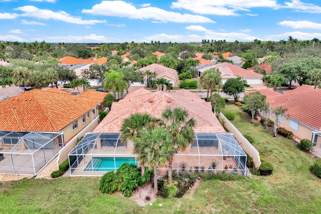 4307 Redonda Ln, Naples, FL 34119