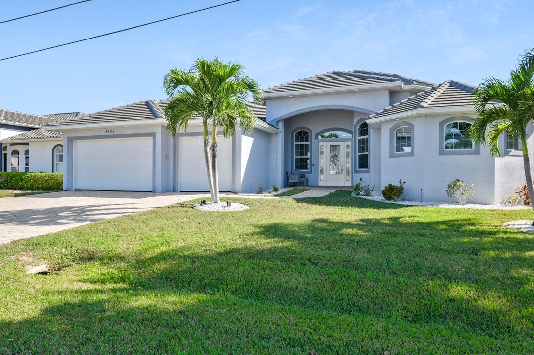 4909 Seville Ct, Cape Coral, FL 33904