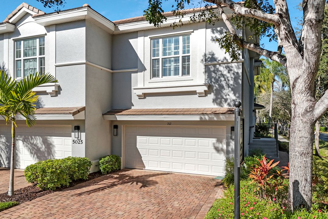 5025 Blauvelt Way #202, Naples, FL 34105
