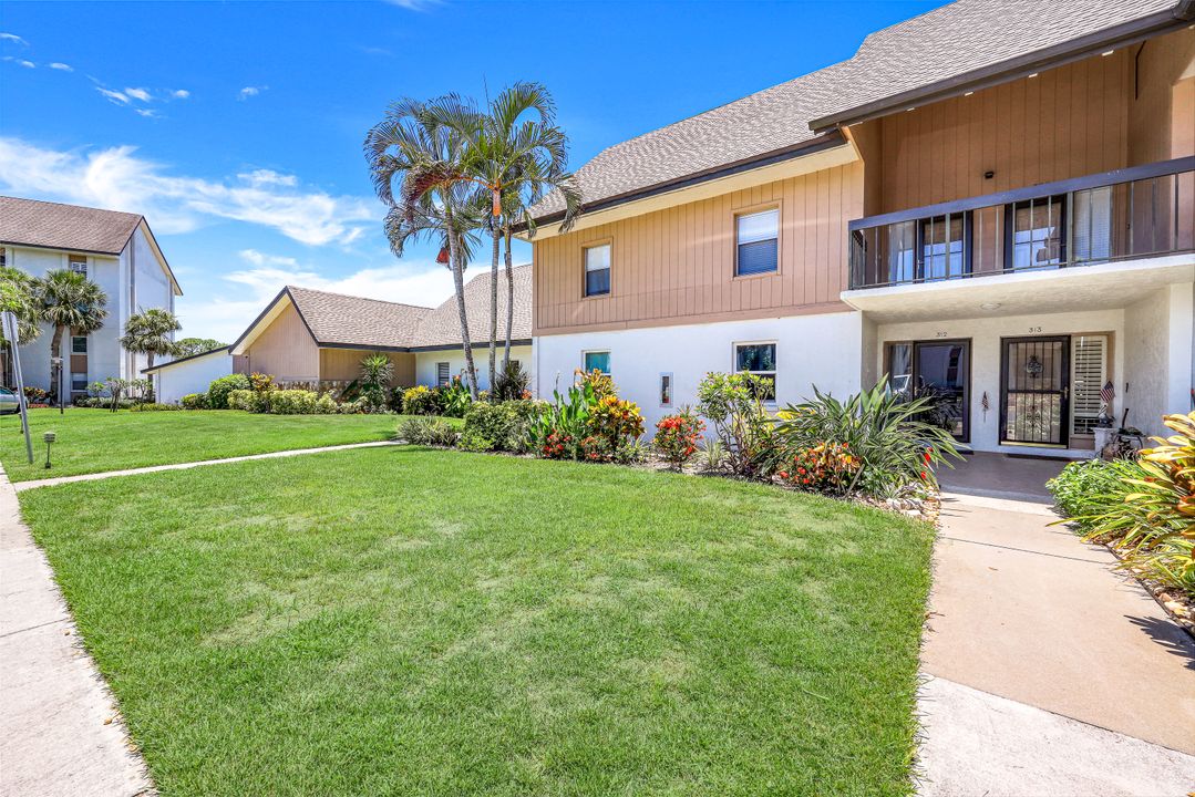 1530 Imperial Golf Course Blvd #312, Naples, FL 34110