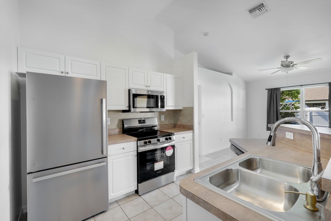 726 SW 12th St, Cape Coral, FL 33991