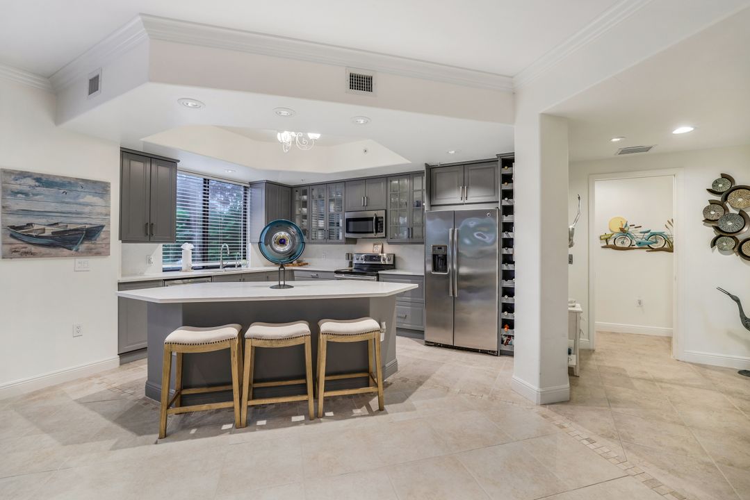 975 Sandpiper St  #A-105, Naples, FL 34102