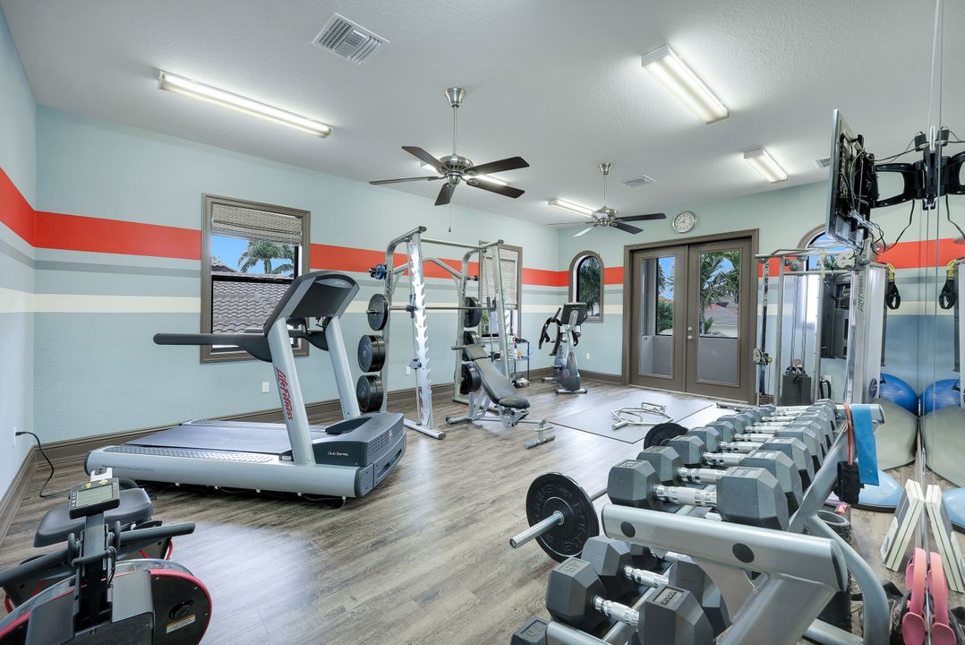 5703 Yardarm Ct, Cape Coral, FL 33914