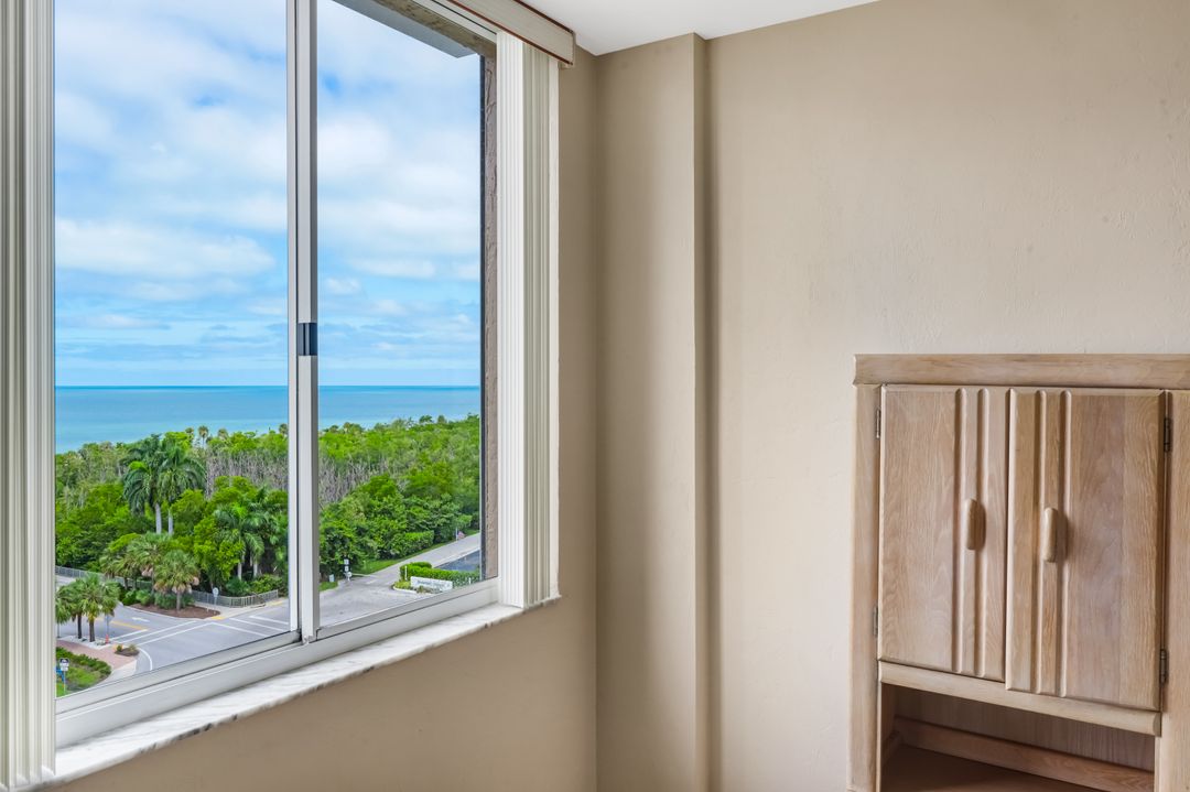 11118 Gulf Shore Dr #803, Naples, FL 34108