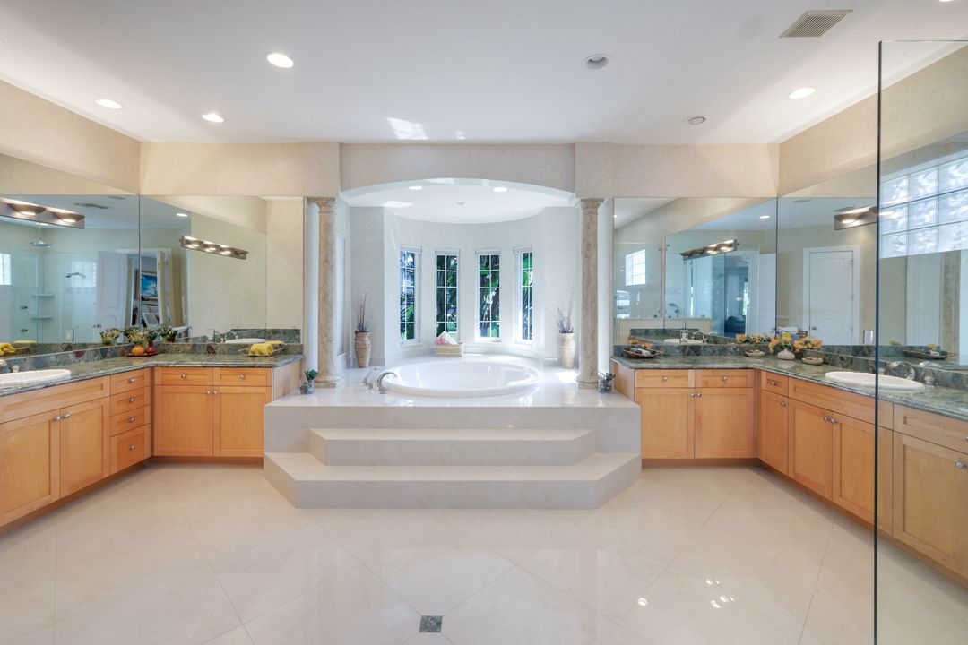 1658 McIlvaine Ct, Marco Island, FL 34145