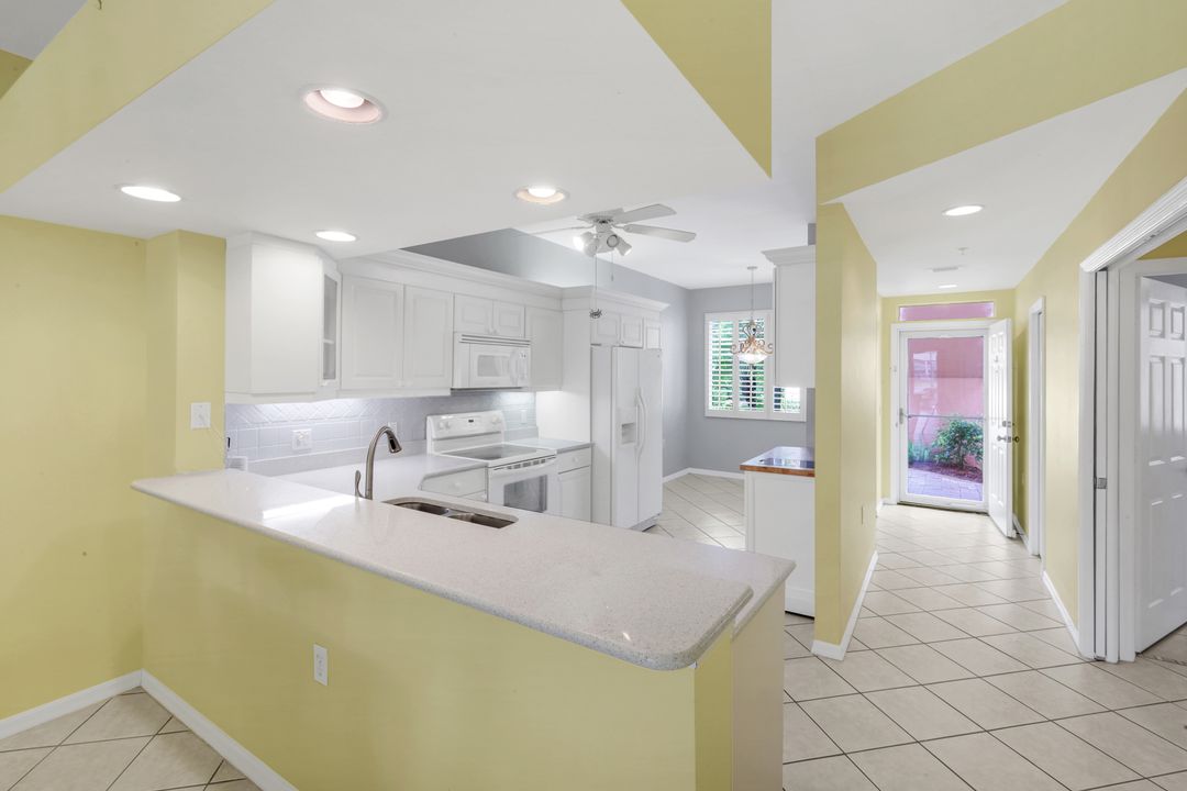 2415 Bayou Ln #3, Naples, FL 34112