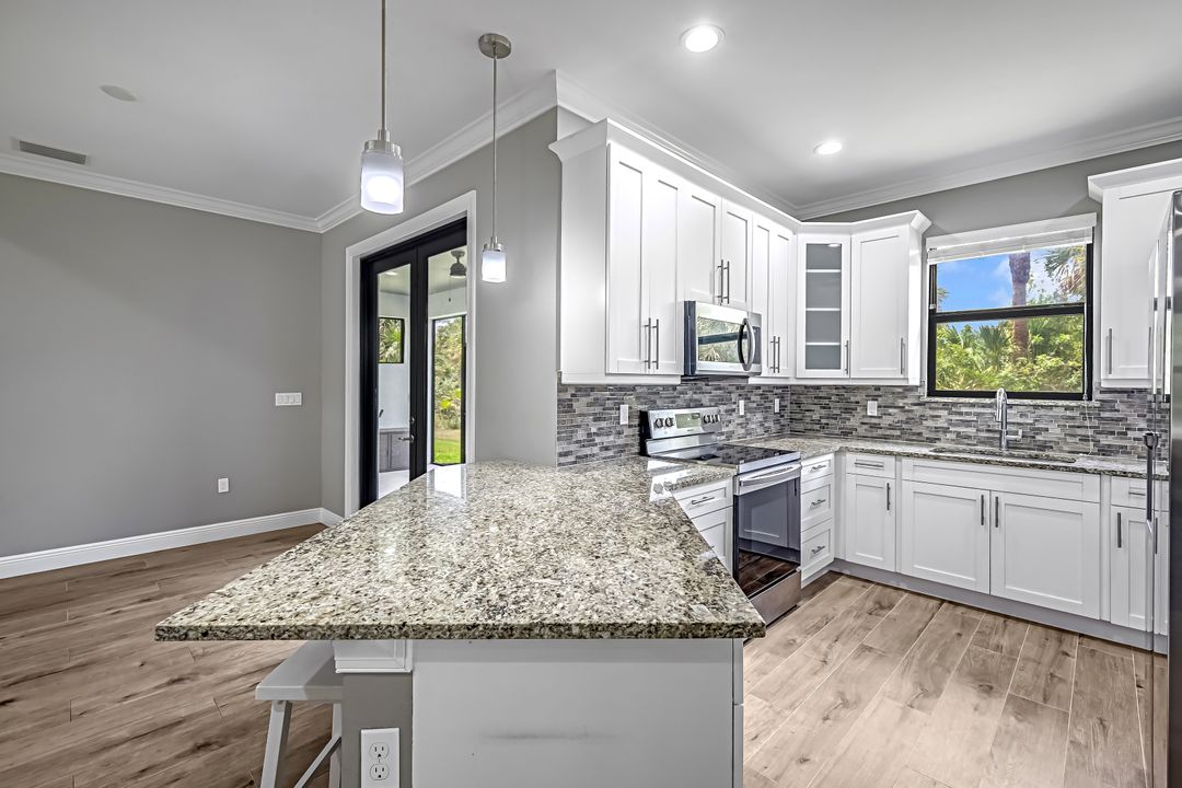 79 41st Ave NE, Naples, FL 34120