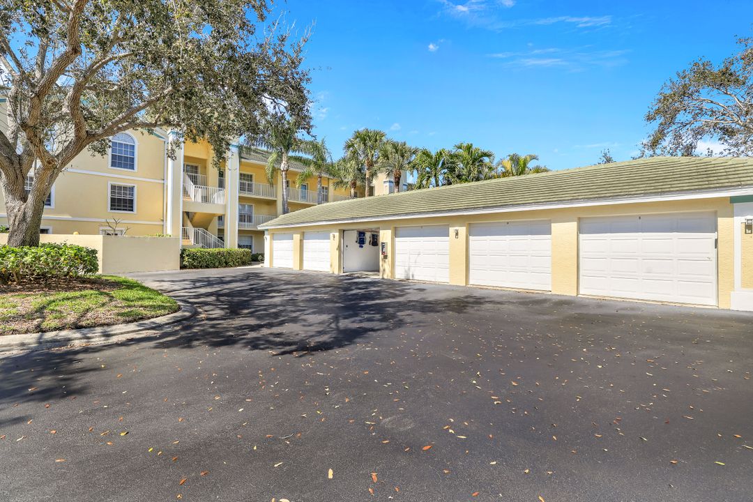 15495 Cedarwood Ln #9-303, Naples, FL 34110
