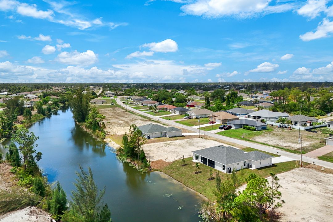 3757 NE 16th Pl, Cape Coral, FL 33909
