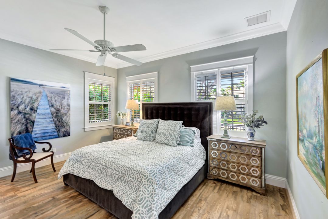 5288 Sand Dollar Ln, Naples, FL 34103