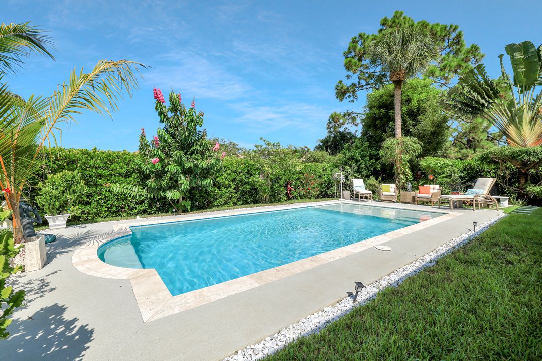 186 Muirfield Cir, Naples, FL 34113