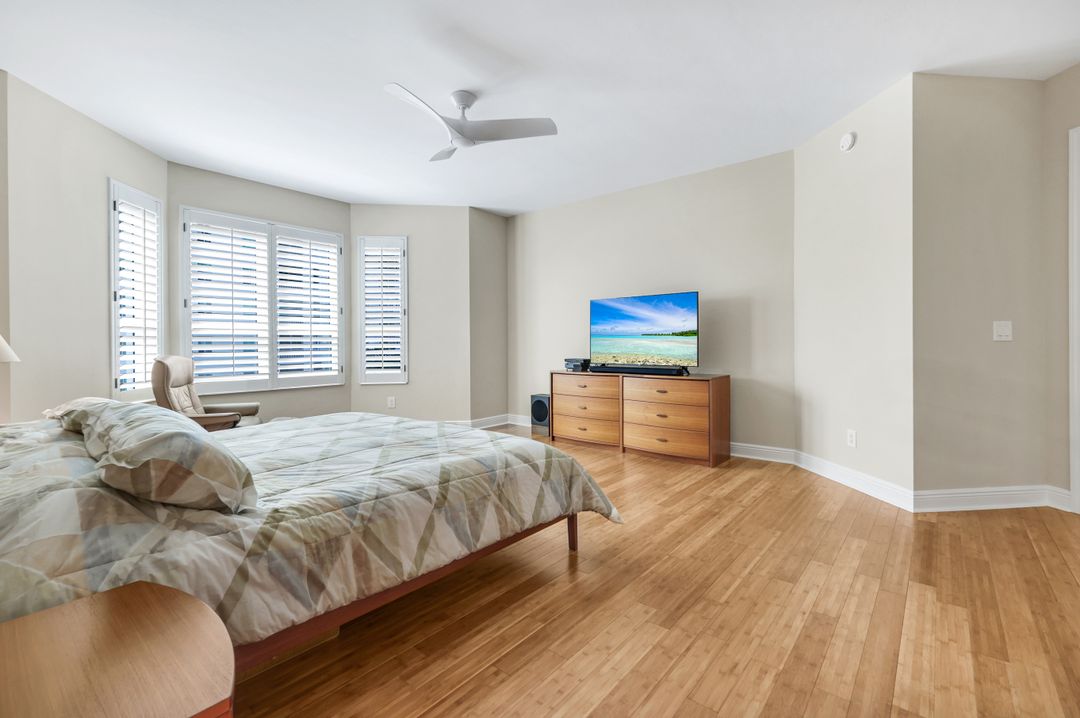 285 Grande Way #401, Naples, FL 34110