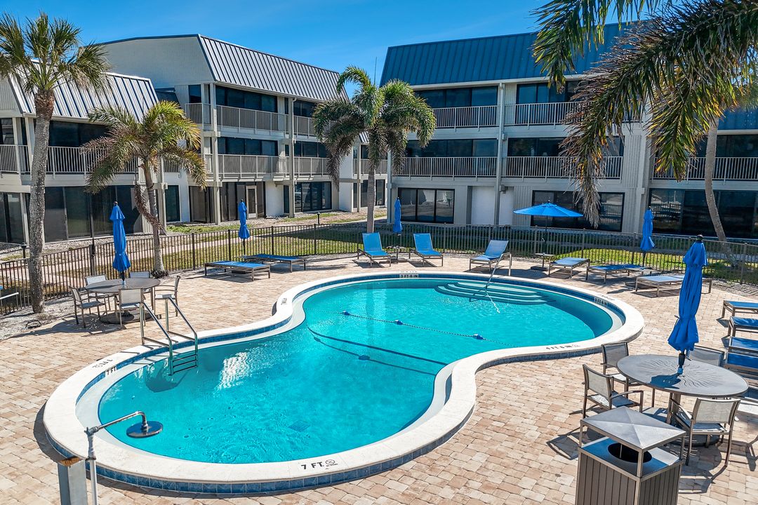 730 Sextant Dr, Sanibel, FL 33957