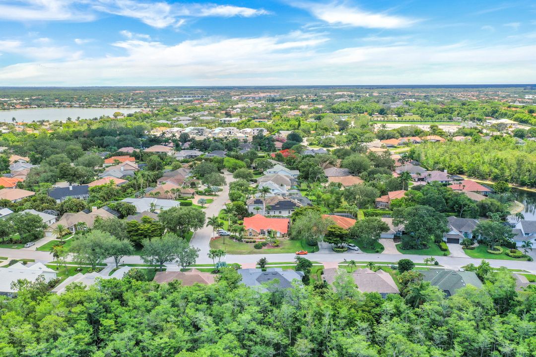 6689 Mill Run Rd, Naples, FL 34109