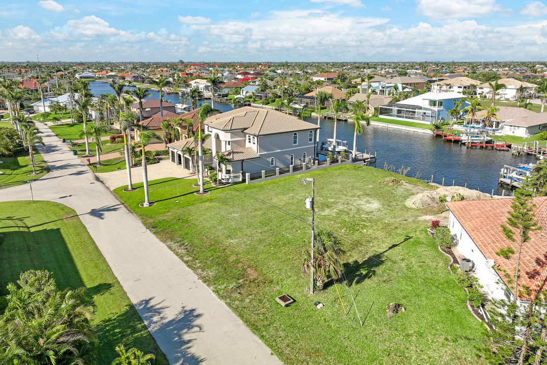 5423 SW 17th Ave, Cape Coral, FL 33914