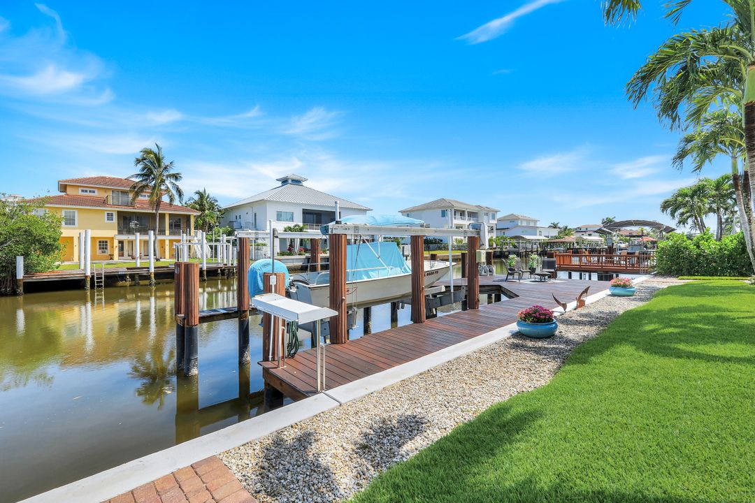 273 Egret Ave, Naples, FL 34108