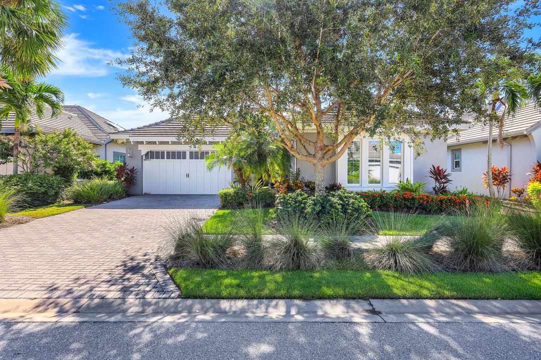 5154 Andros Dr, Naples, FL 34113
