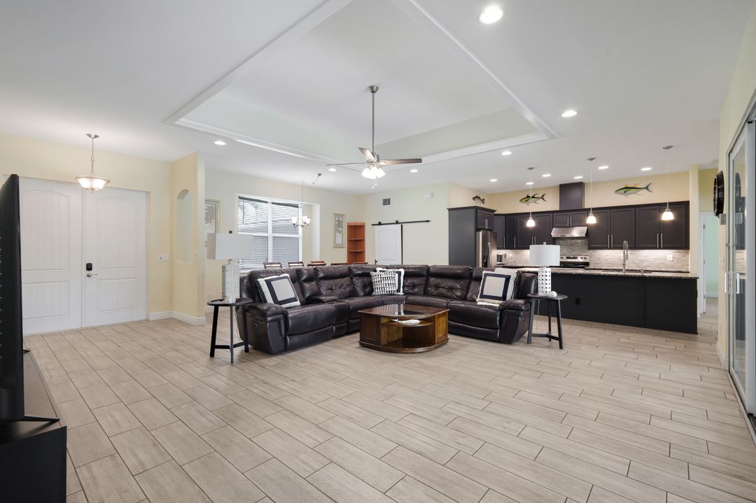 27741 Roslin Dr, Bonita Springs, FL 34135