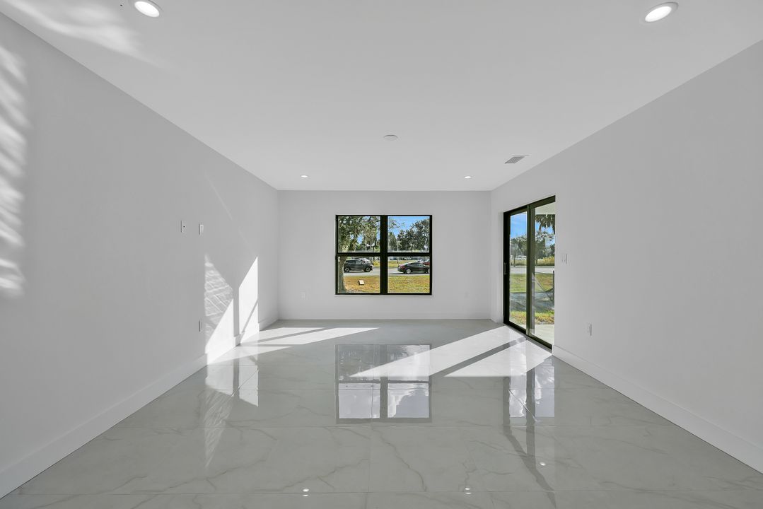 125 Holland St, North Fort Myers, FL 33917