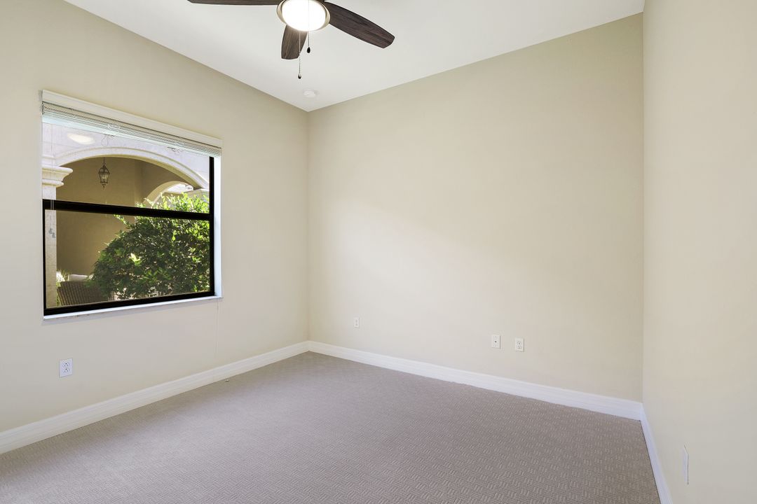 13820 Luna Dr, Naples, FL 34109