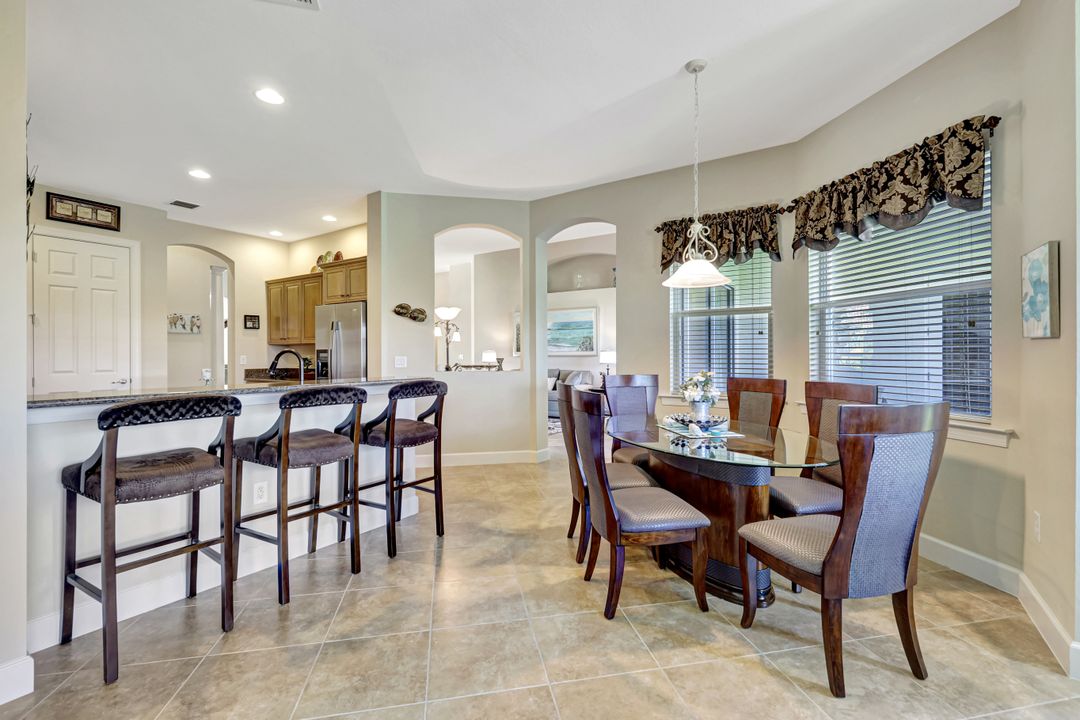 9693 Cobalt Cove Cir, Naples, FL 34120